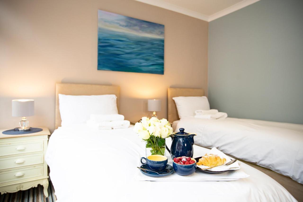 Seafarer'S View - 6 Bedroom Townhouse In Cowes, Parking & Seaviews. 카우즈 외부 사진
