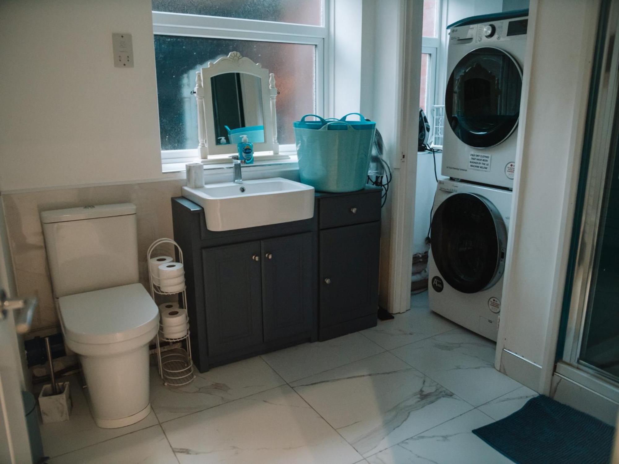 Seafarer'S View - 6 Bedroom Townhouse In Cowes, Parking & Seaviews. 카우즈 외부 사진