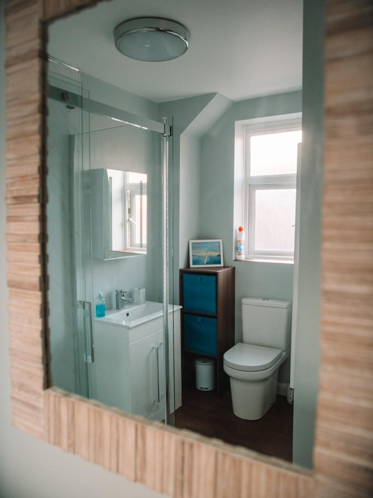 Seafarer'S View - 6 Bedroom Townhouse In Cowes, Parking & Seaviews. 카우즈 외부 사진